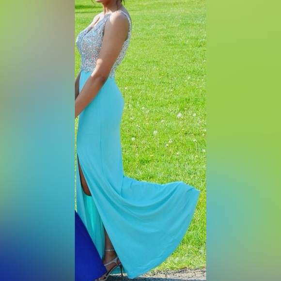 Prom Dress - Picture 4 of 4